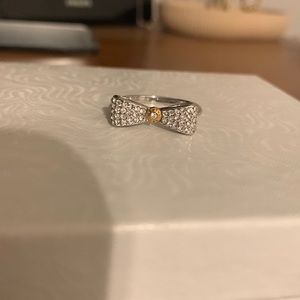 Henri Bendel bow ring